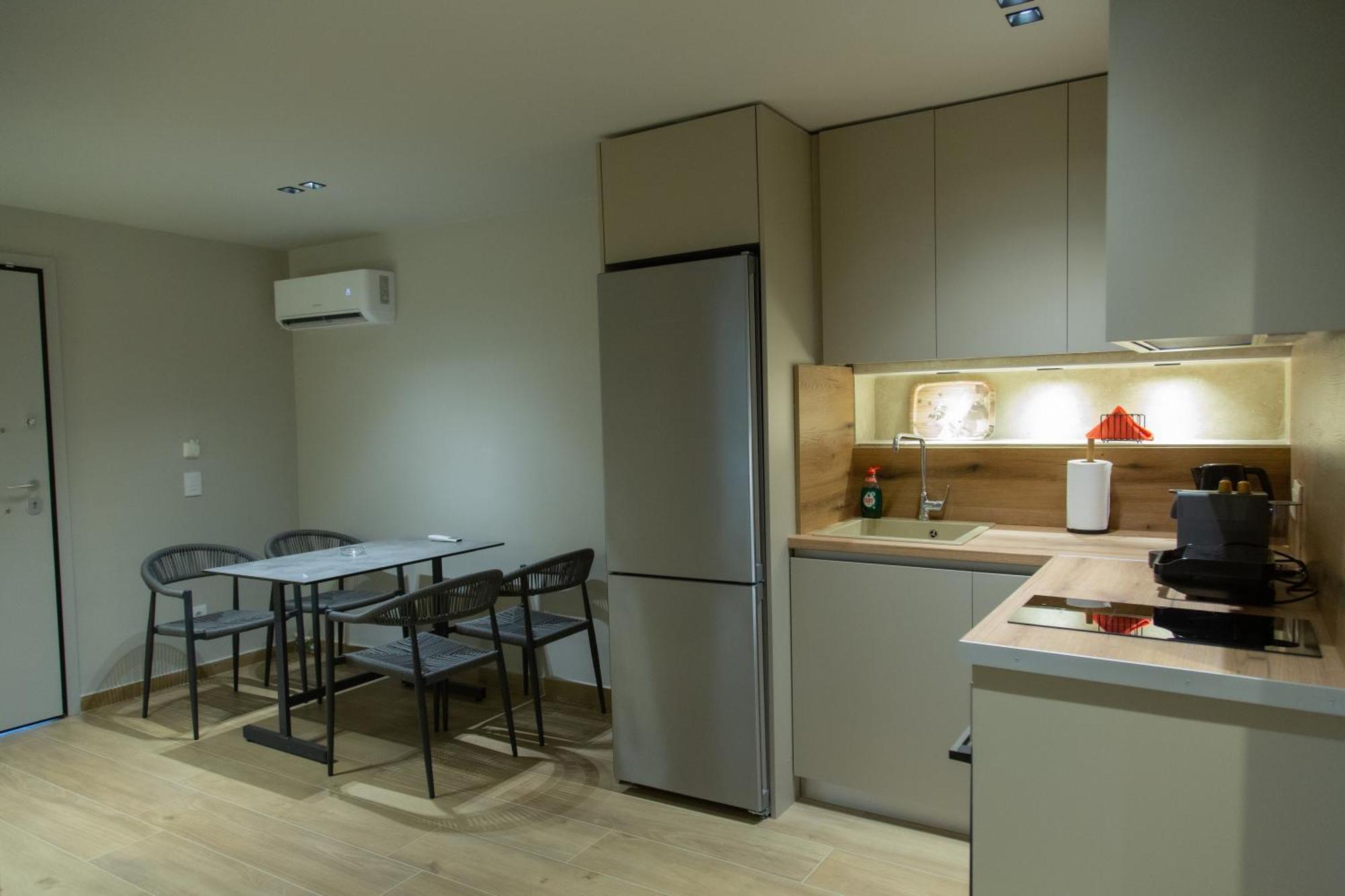 Νεακιτοσ Luxury Apartments นิกิติ ภายนอก รูปภาพ